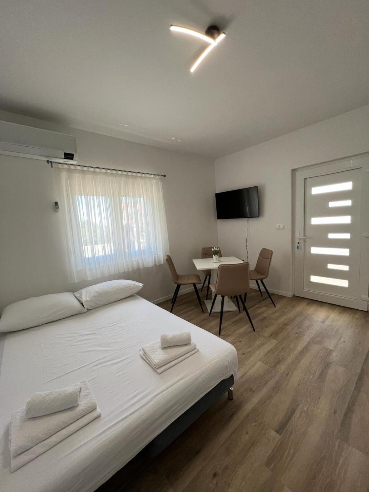 Apartments Mamma Mia Orebić Buitenkant foto